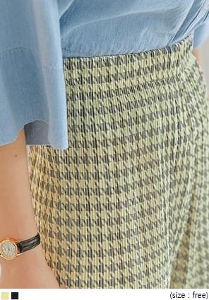 Houndstooth Pattern Pleated Pants
