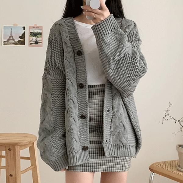 Cozy Twisted cardigan