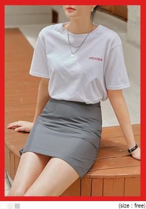 Contrast Text Loose T-Shirt