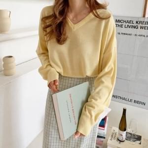 Loose-fit V-Neck Knitwear
