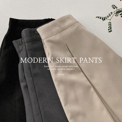 Self pleated mini skirt