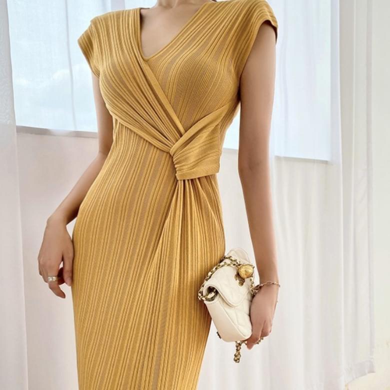Looney V Neck Knitwear Knotted Slim Dress
