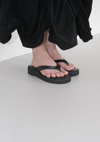 chunky form flip-flops