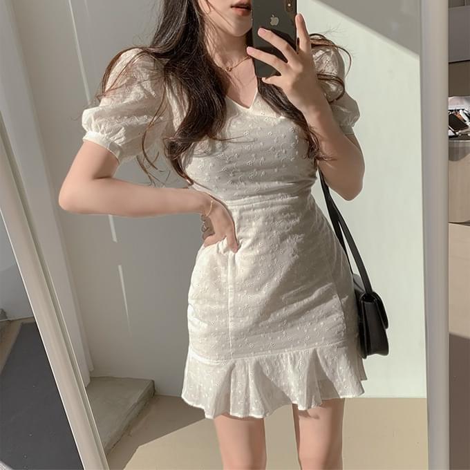 henique Embroidered 155cm pretty short VNeck Flower Punching