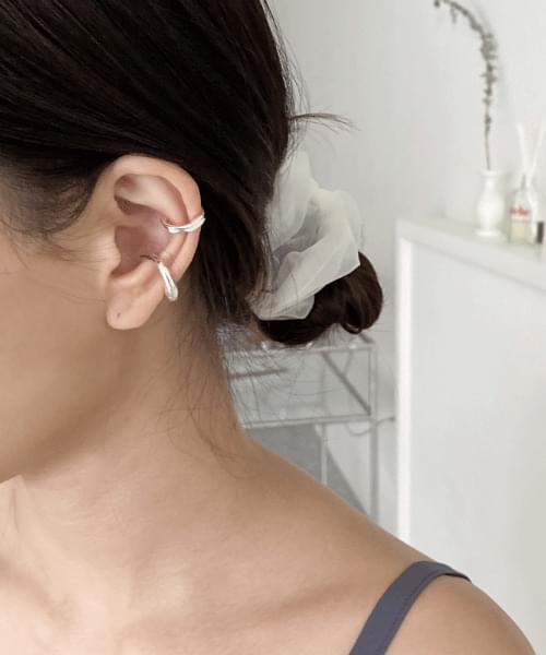 bebe earcuff