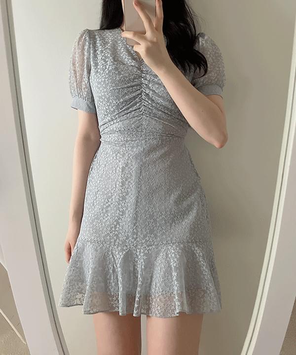 露肩洋裝