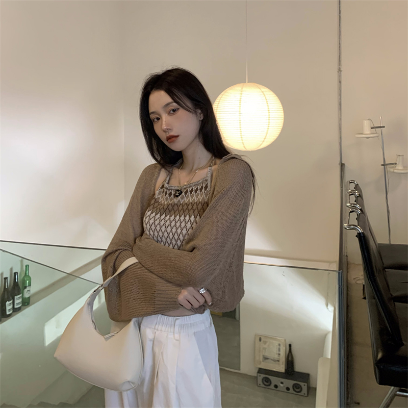 민소매 모델 착용 이미지-S1L5