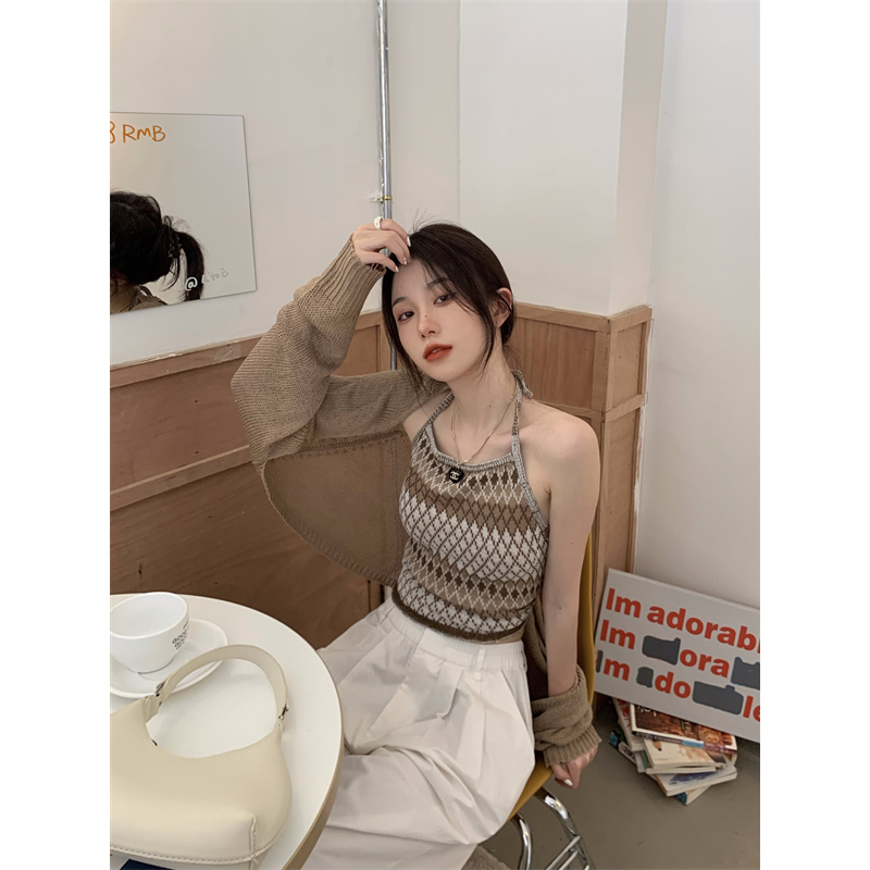 민소매 모델 착용 이미지-S1L13