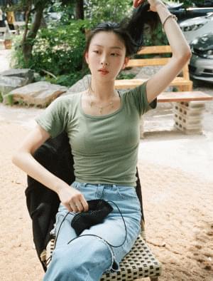 레브 스퀘어넥 크롭티