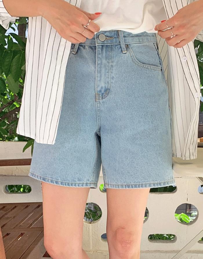 牛仔短褲