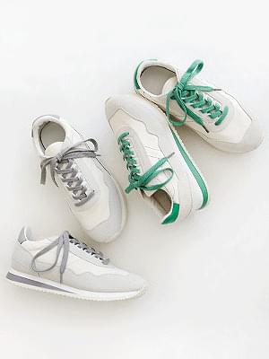 캐주얼룩 가죽 스니커즈 2cm