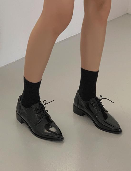 bellows derby shoes