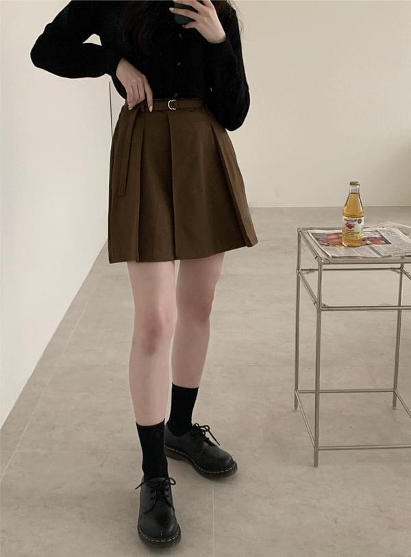 belted mini skirt