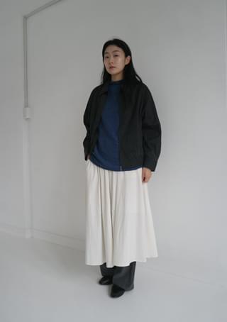 flared full skirt
