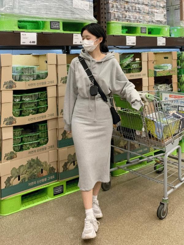 及膝洋裝