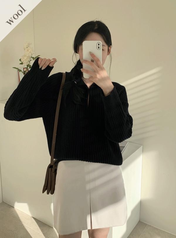 Buckle Collar Wool Knitwear