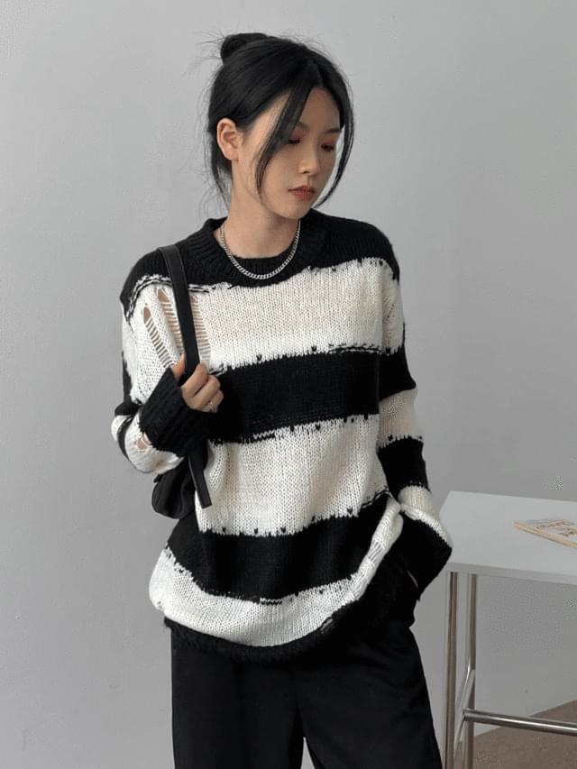 오리온 데미지 스트라이프 니트
