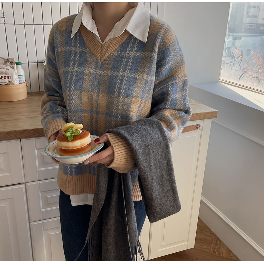 리리앤코 코블리 체크 브이넥 오버핏 니트