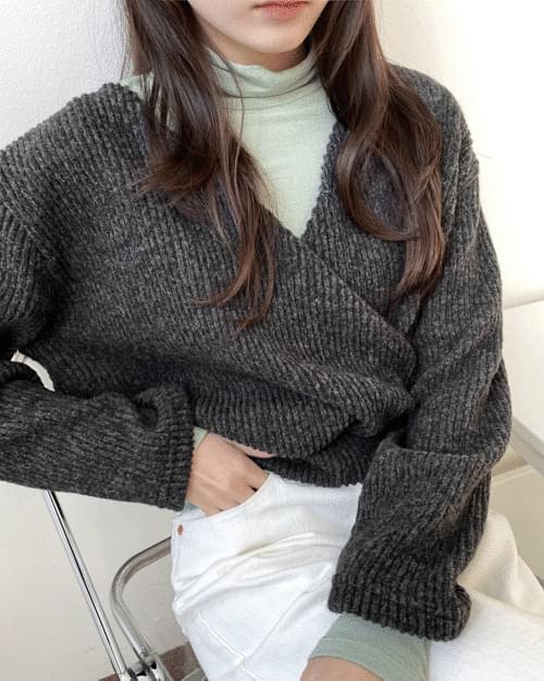 쥬히 골지 크롭 랩 니트