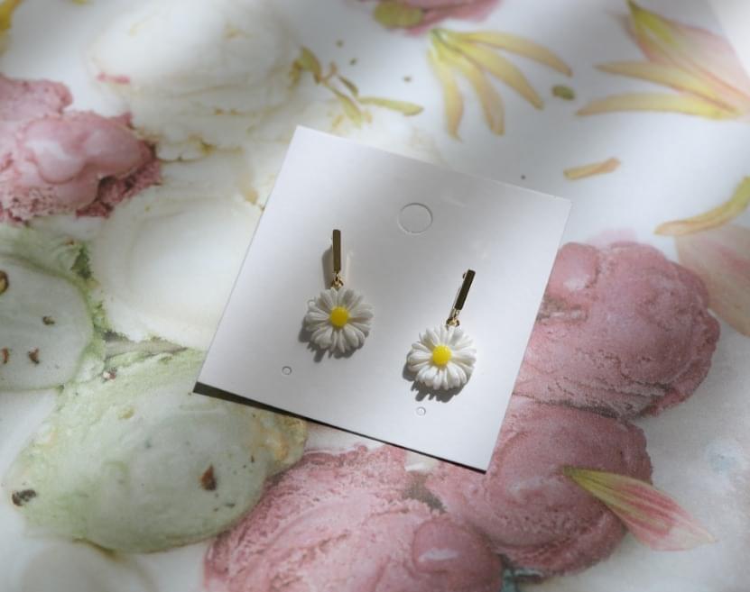 Edelvine flower earrings