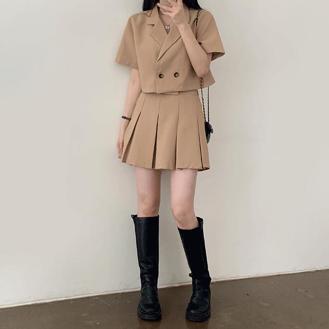 Yorkie Loose-fit One Button Short Sleeve Cropped Jacket + Back Banding Pleated Mini Skirt Set