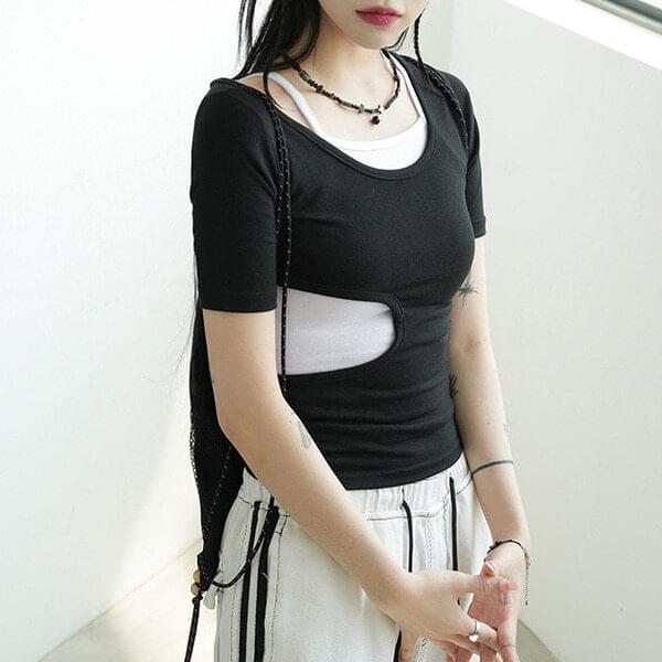 Slit Sense Cropped T-shirt