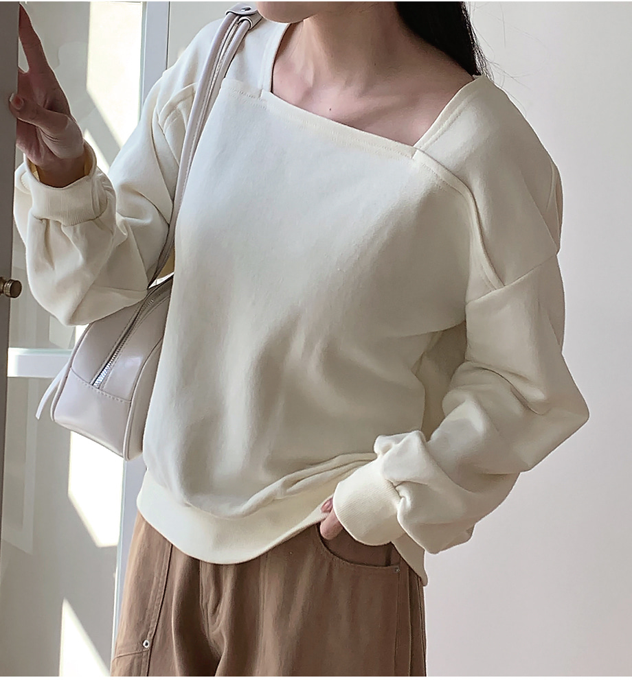 리리앤코 예리브아 코튼 루즈핏 스퀘어넥 맨투맨
