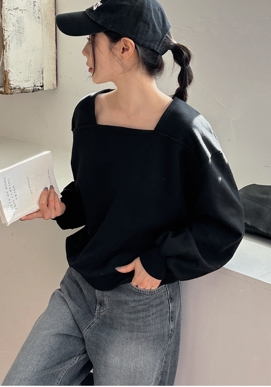 리리앤코 예리브아 코튼 루즈핏 스퀘어넥 맨투맨