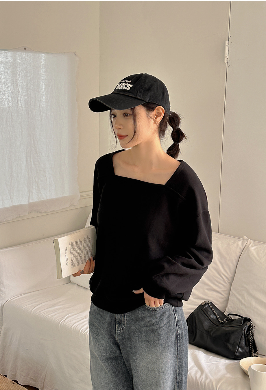 리리앤코 예리브아 코튼 루즈핏 스퀘어넥 맨투맨