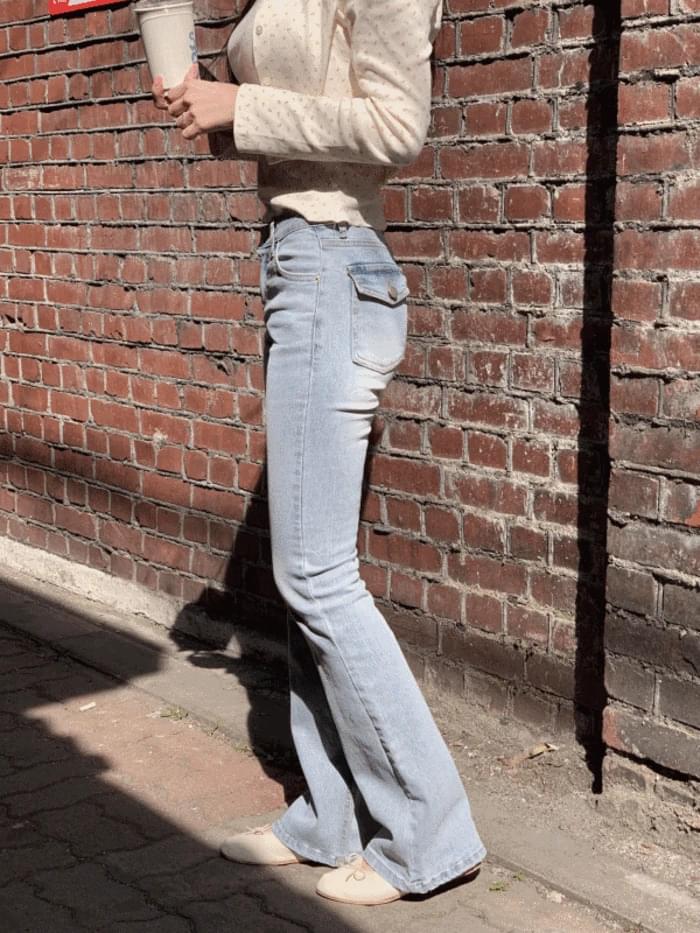 Low back pocket slim Flared denim pants 牛仔裤