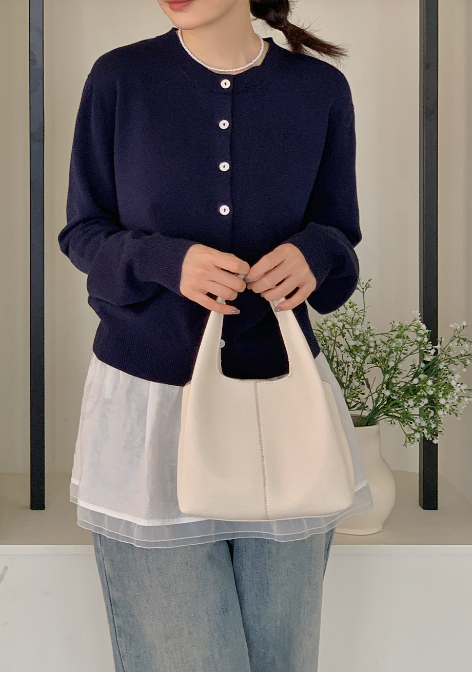리리앤코 웨이로운 라운드넥 니트 가디건