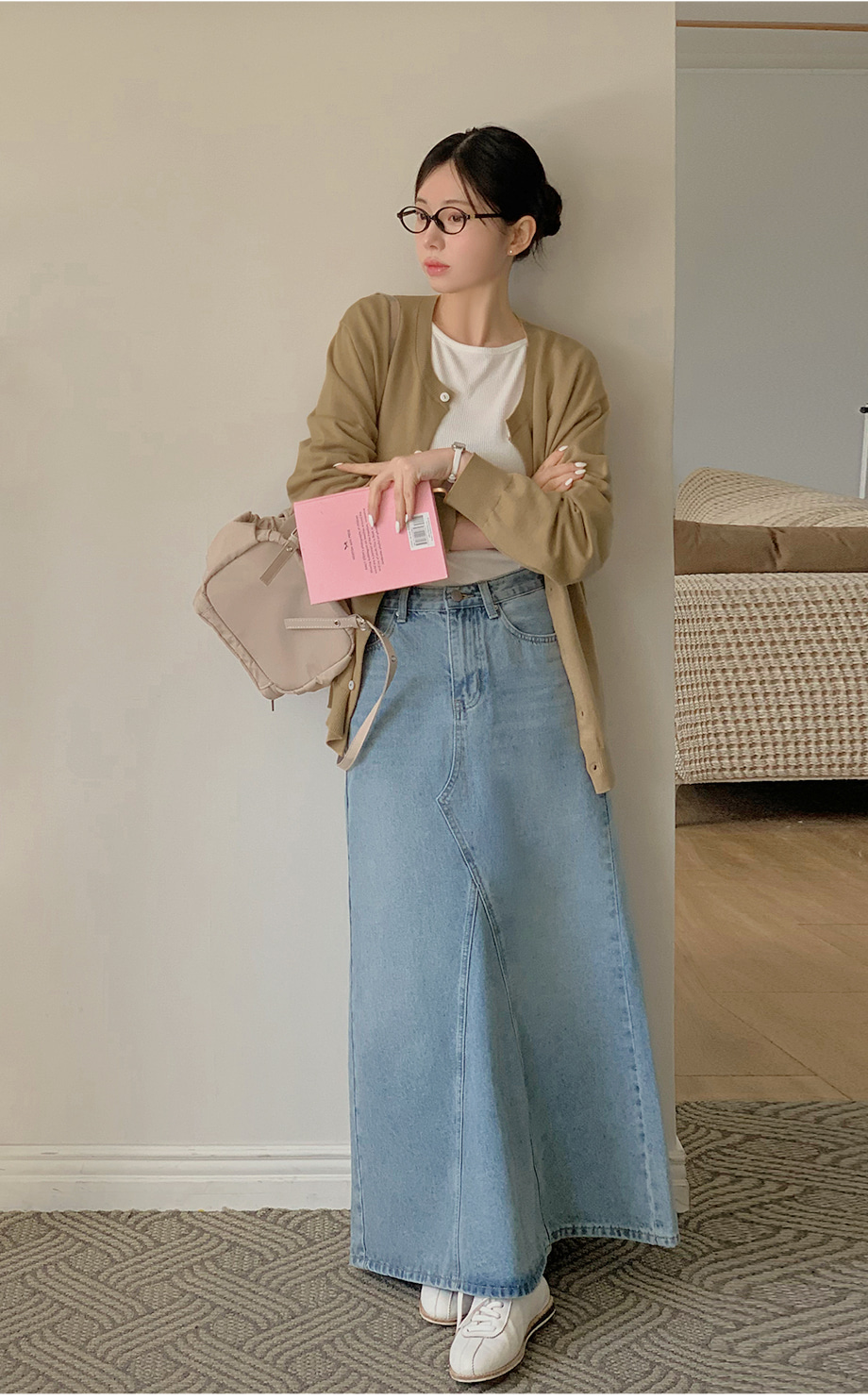 리리앤코 웨이로운 라운드넥 니트 가디건