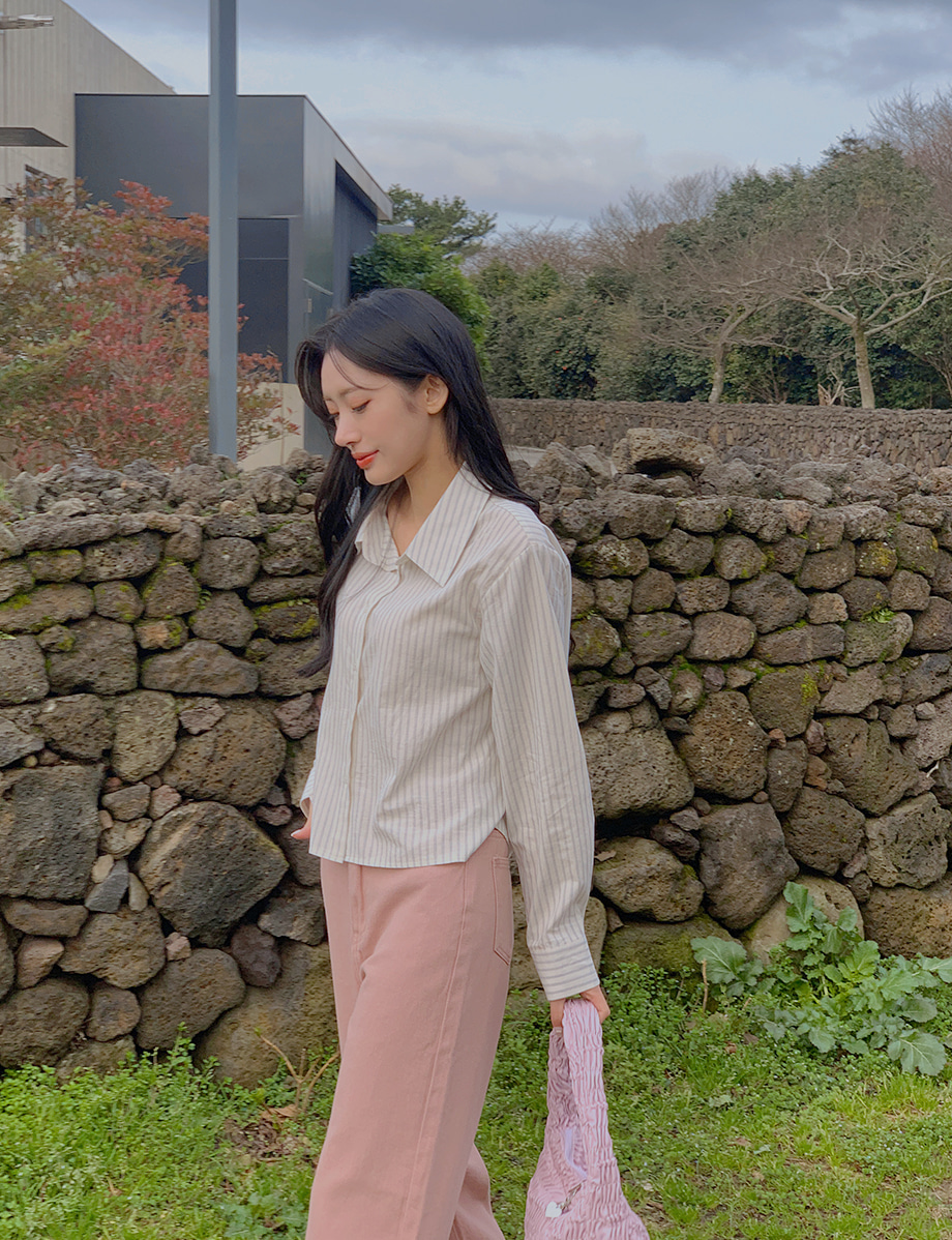 리리앤코 스튜로안 스트라이프 카라넥 셔츠