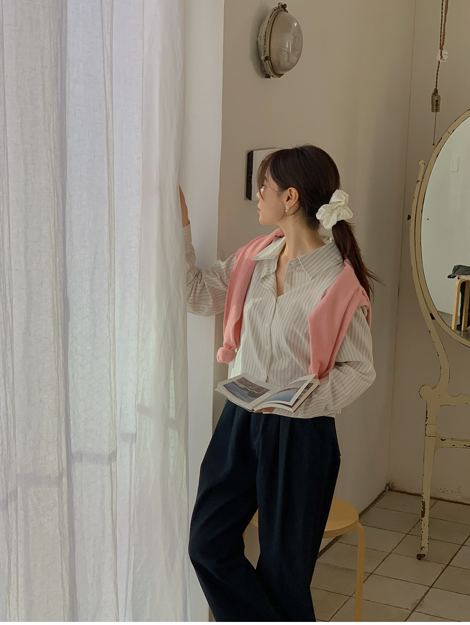 리리앤코 스튜로안 스트라이프 카라넥 셔츠
