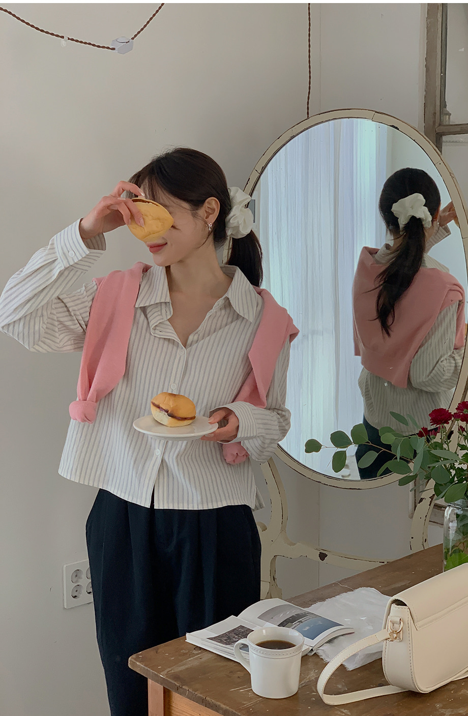 리리앤코 스튜로안 스트라이프 카라넥 셔츠
