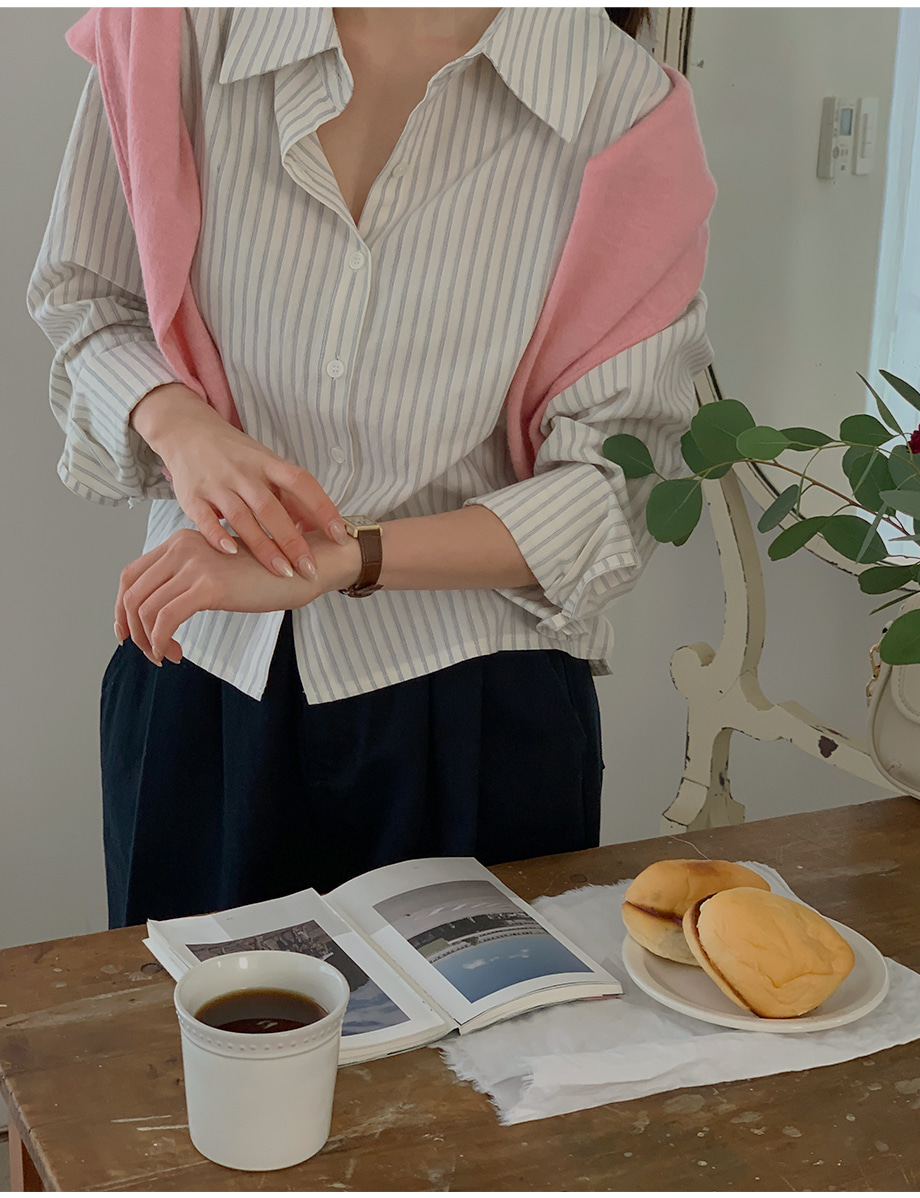 리리앤코 스튜로안 스트라이프 카라넥 셔츠