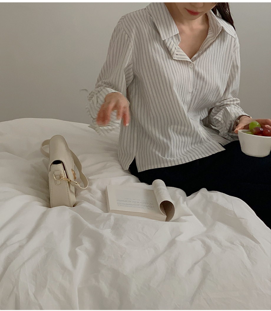 리리앤코 스튜로안 스트라이프 카라넥 셔츠