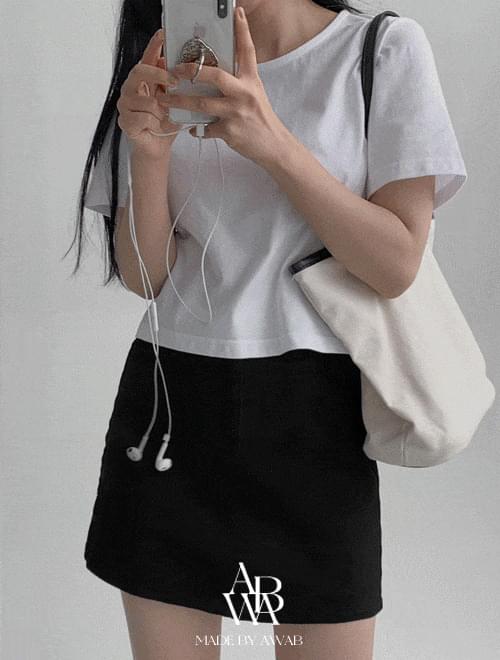 純白圓領肩綁帶短版棉T