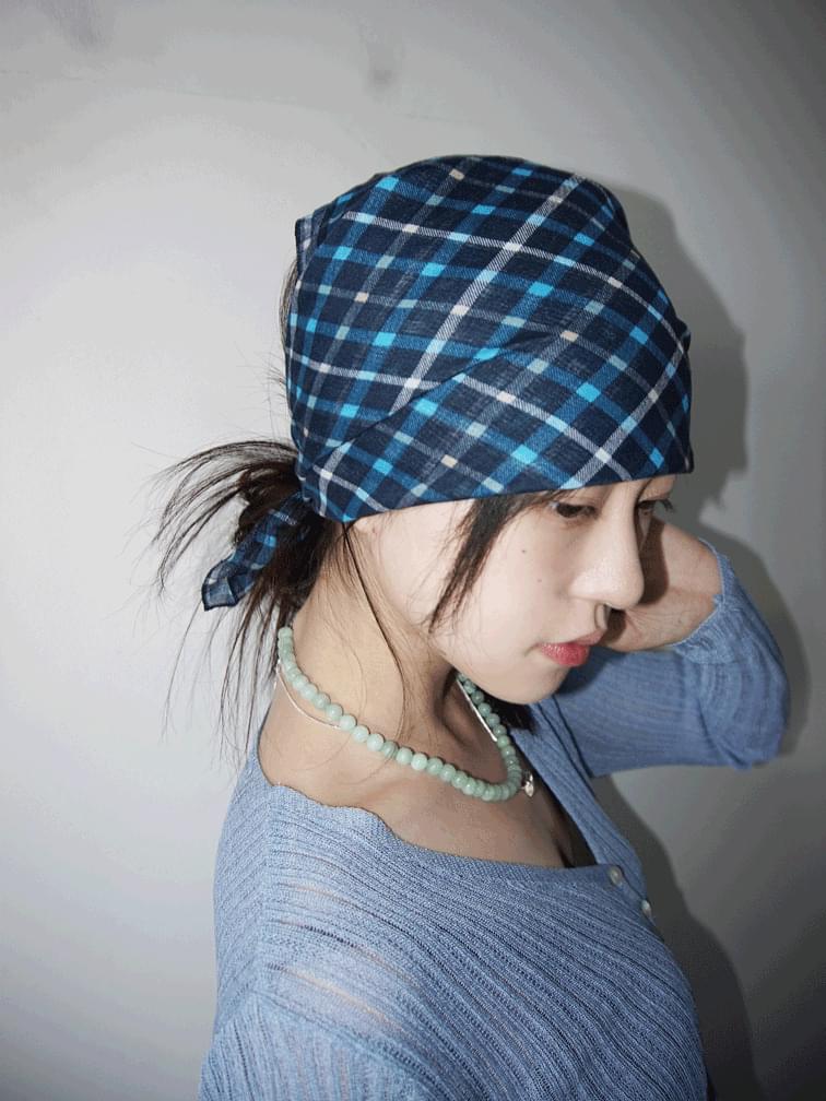 51 checked bandana