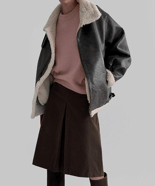 Close-up overfit leather Shearling 大衣