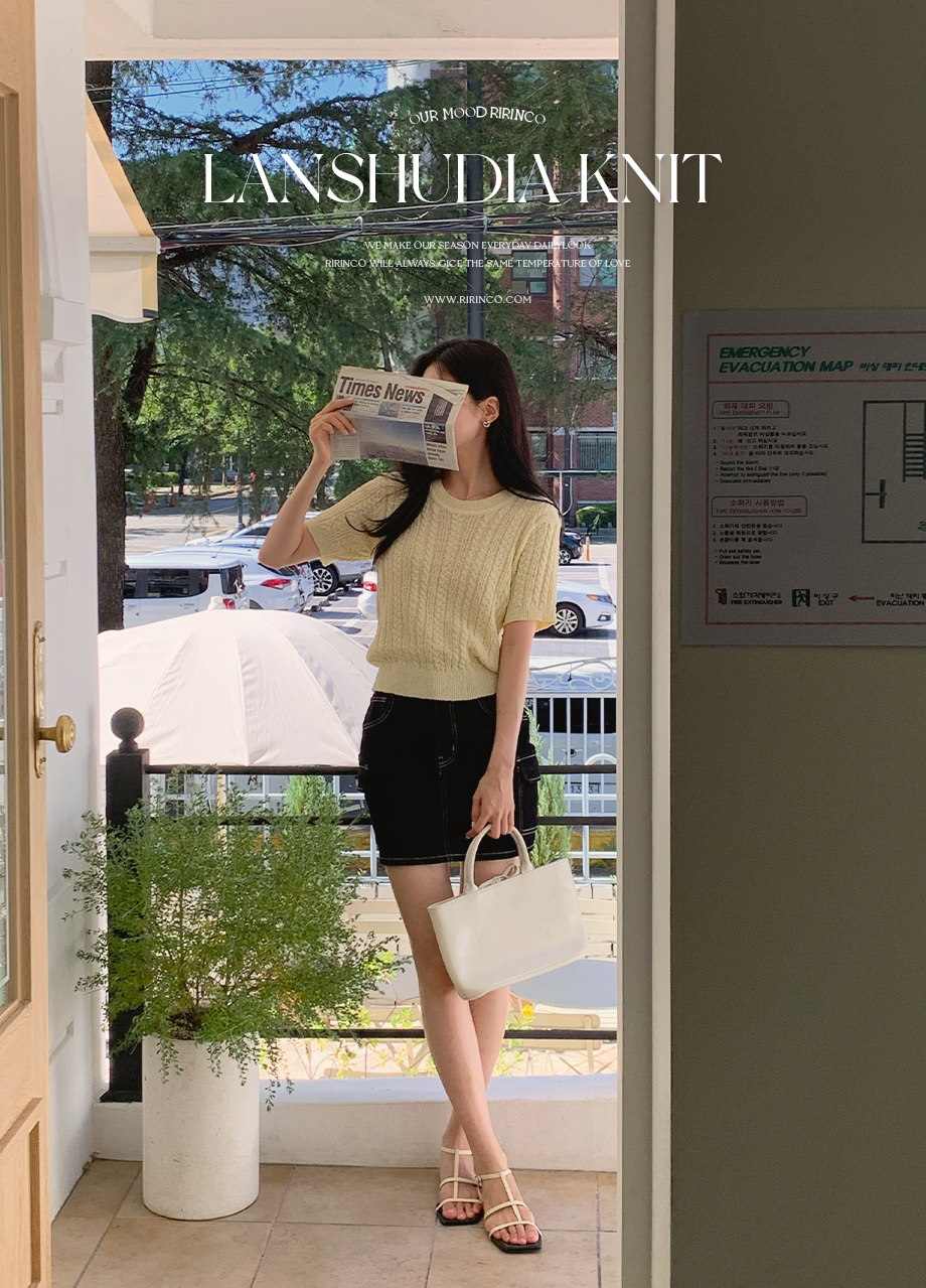 리리앤코 랑슈디에 부클 라운드넥 꽈배기 반팔 니트