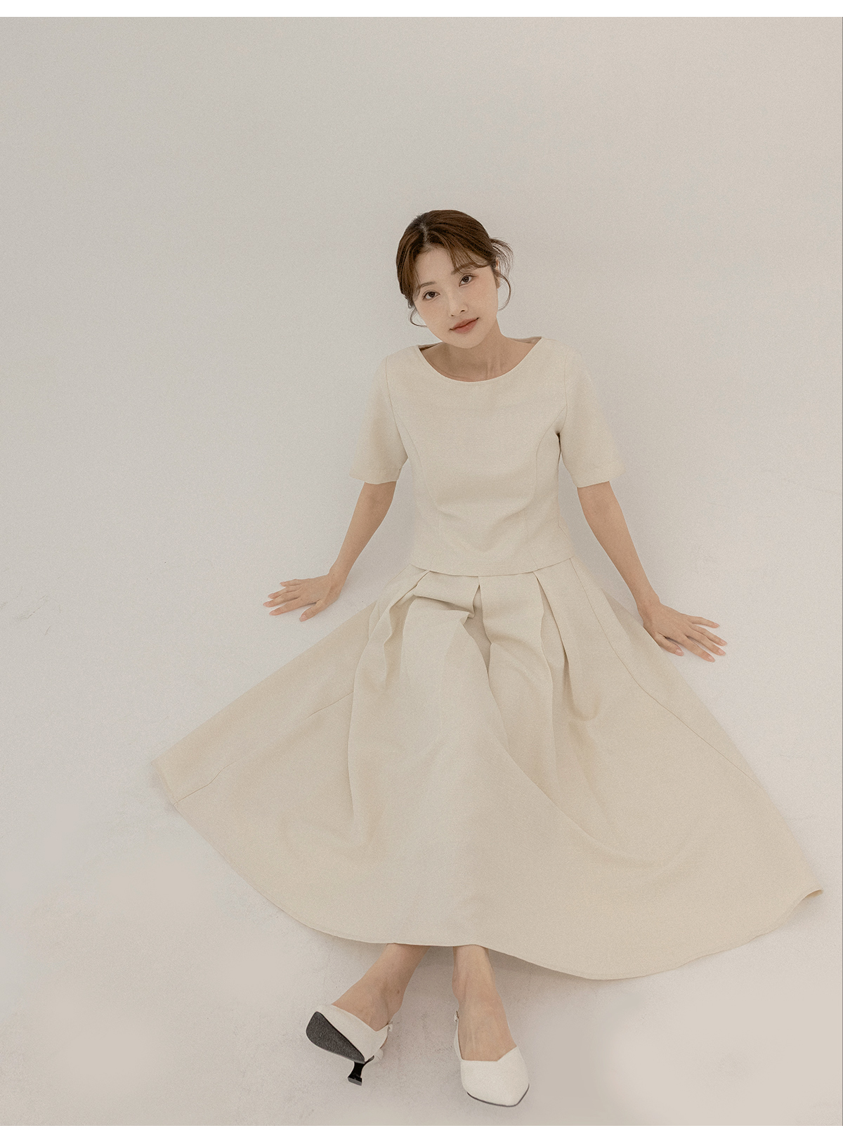 헤빈드온 트위드 맞주름 뒷밴딩 투피스 세트