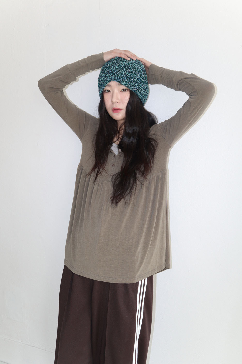 바지 모델 착용 이미지-S1L9