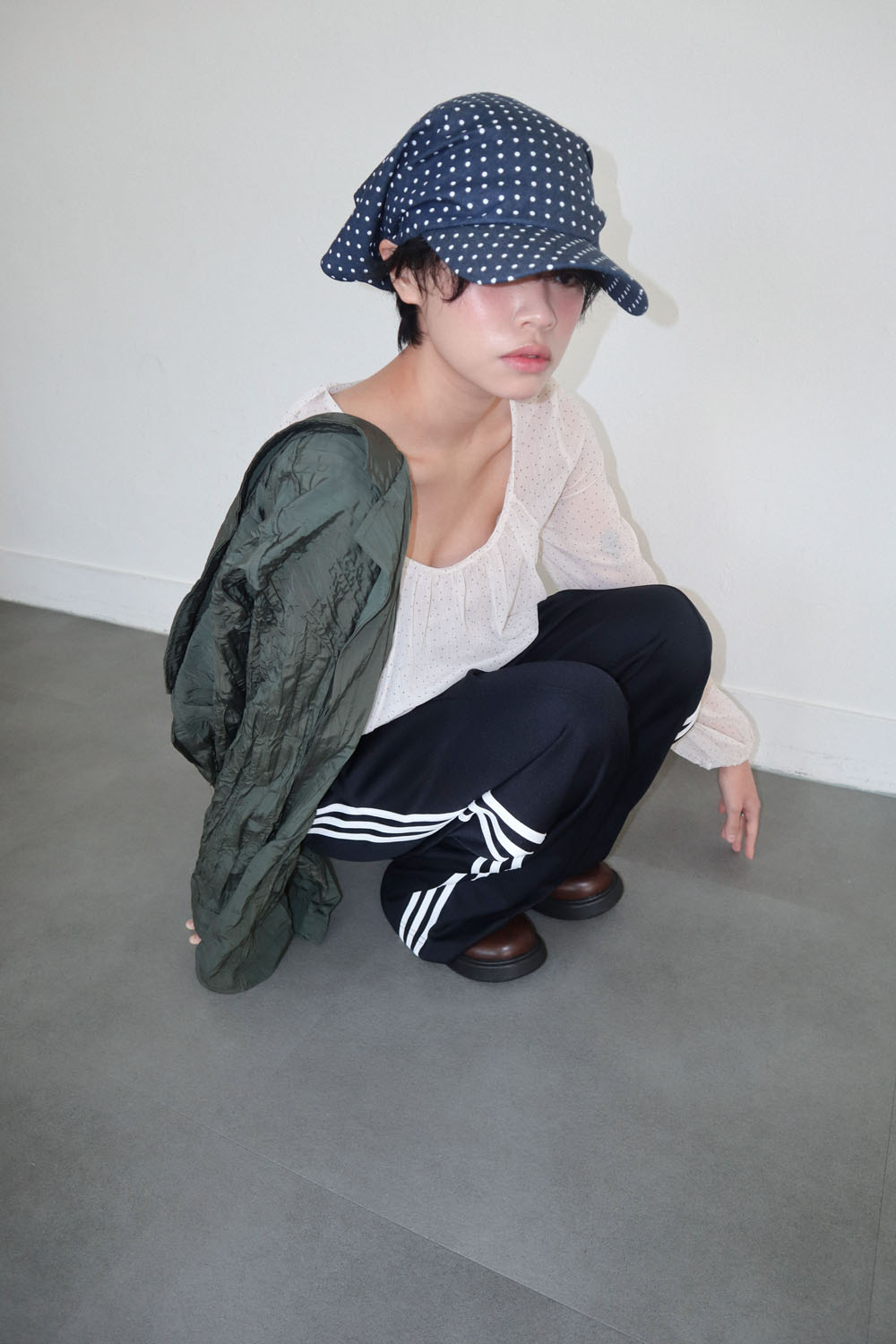 바지 모델 착용 이미지-S1L18