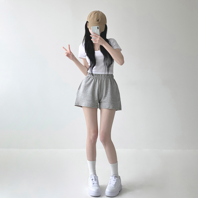 반바지 모델 착용 이미지-S1L3