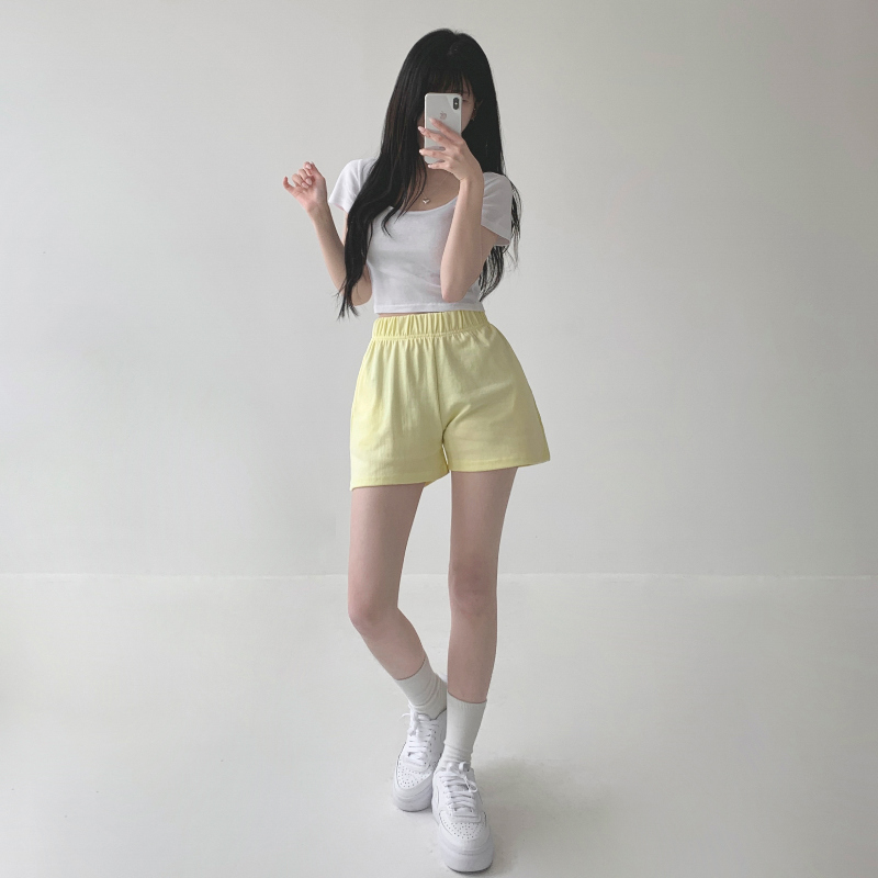 반바지 모델 착용 이미지-S1L43