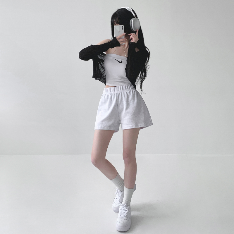반바지 모델 착용 이미지-S1L42
