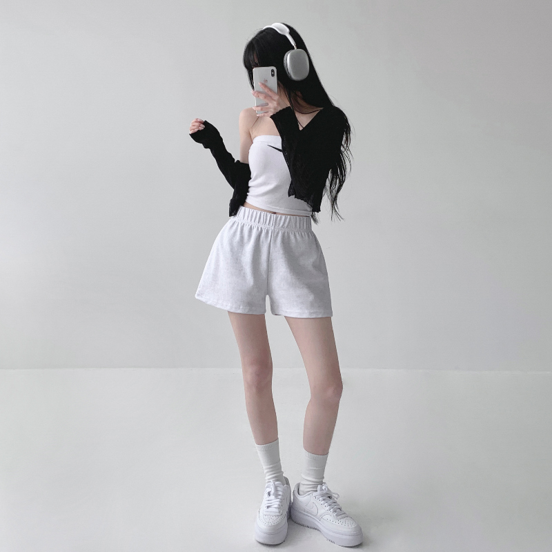 반바지 모델 착용 이미지-S1L41