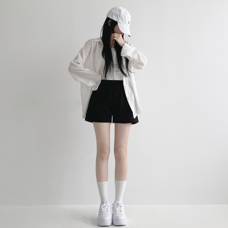 반바지 모델 착용 이미지-S1L78