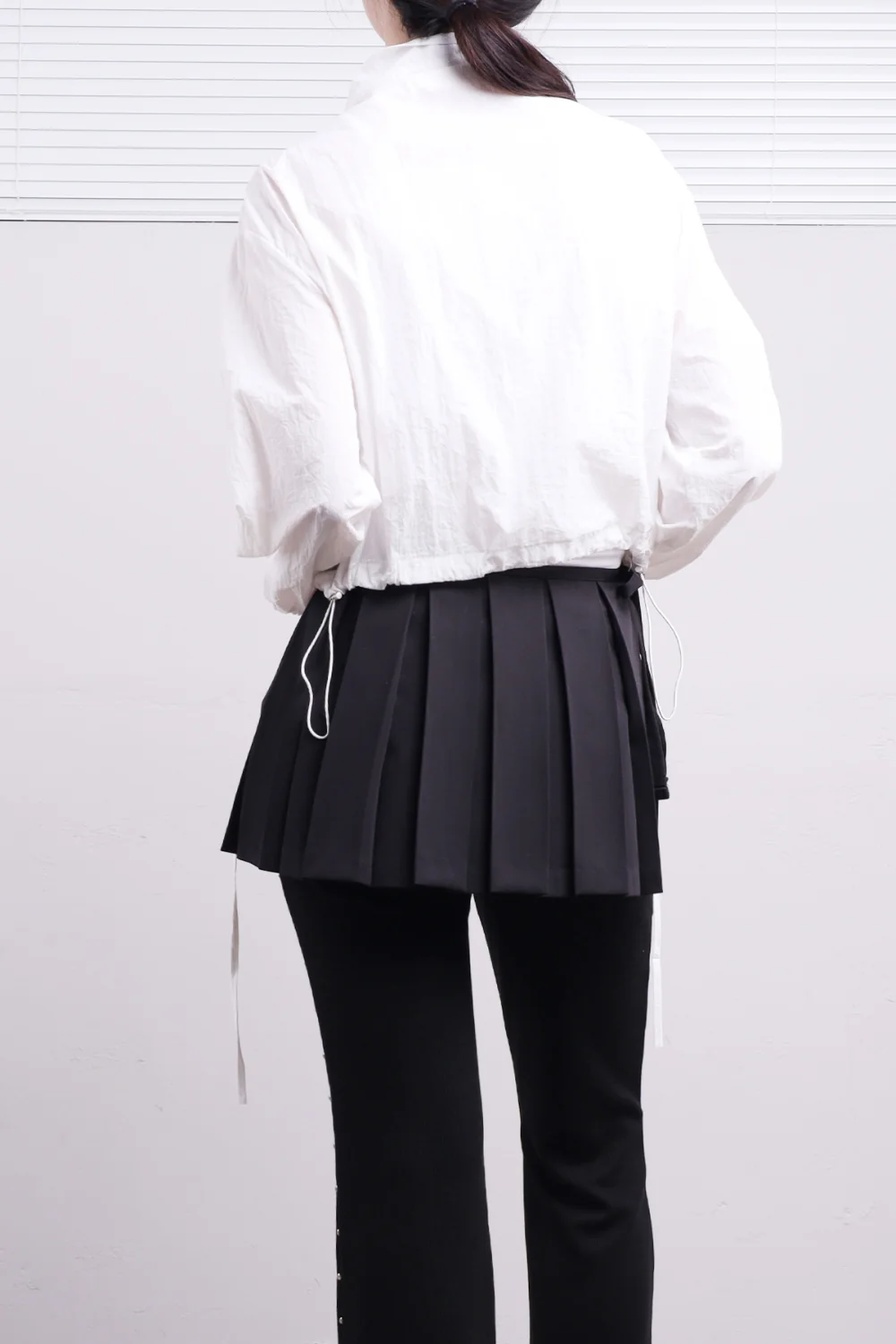 미니 스커트 모델 착용 이미지-S1L5